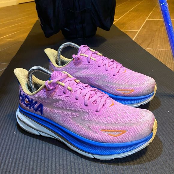 HOKA ONE ONE CLIFTON 9 - Women’s Running Shoes - SIZE 8.5B - Picture 5 of 11